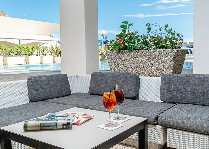 皇宫酒店 4* 比比翁