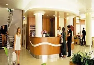 Palace 4* Μπιμπιόνε