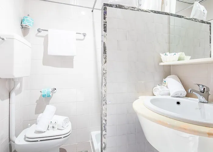 Palace Готель Бібіоне