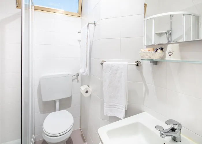 Palace Готель Бібіоне